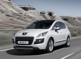 The Peugeot 3008 HYbrid4. (Photo via thedieseldriver.com.)