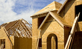 Housing starts fell 5.9% in February to a seasonally adjusted annual rate of 575,000 units. (© David Papazian/Getty Images)